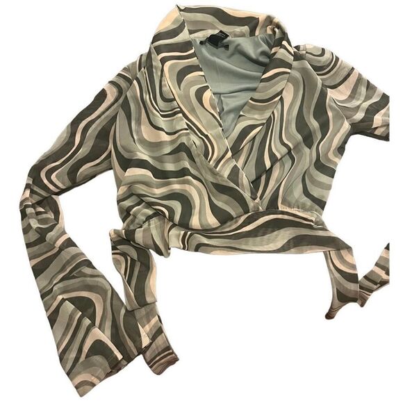 Geo Print Bell Sleeve Wrap Crop Top Sz Small - Picture 6 of 7